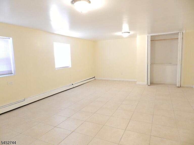 Property listing MLS 4047384 photo 9