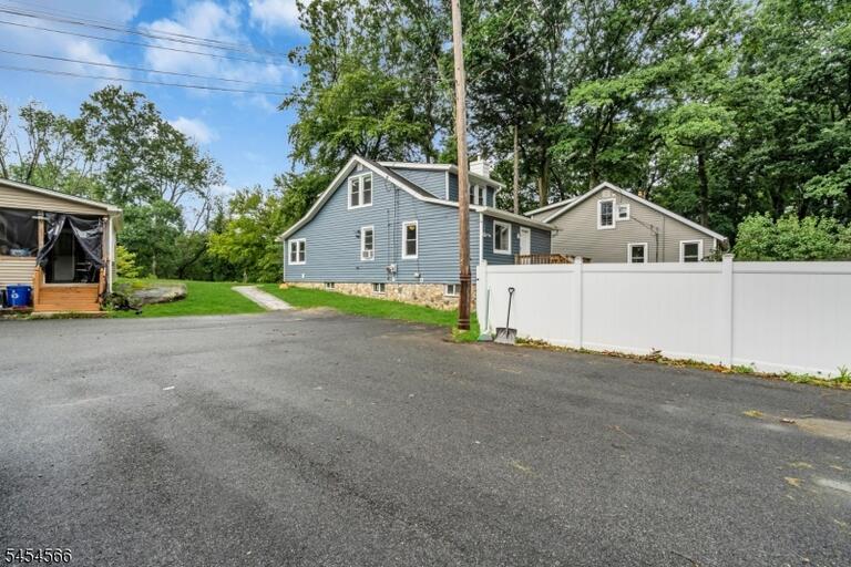 Property listing MLS 4047486 photo 21