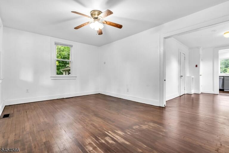 Property listing MLS 4047486 photo 8