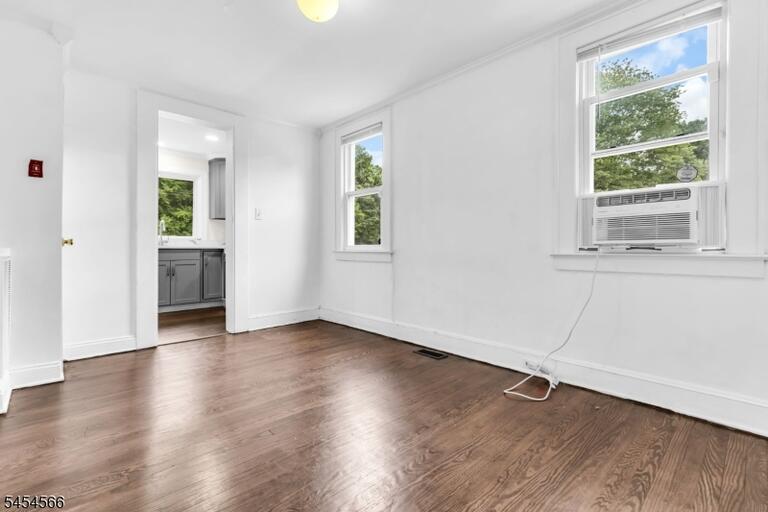 Property listing MLS 4047486 photo 9