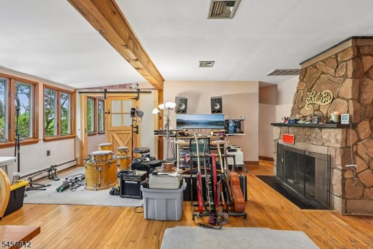 Property listing MLS 4047500 photo 5
