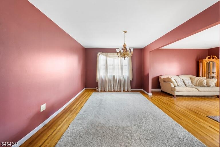 Property listing MLS 4047527 photo 4