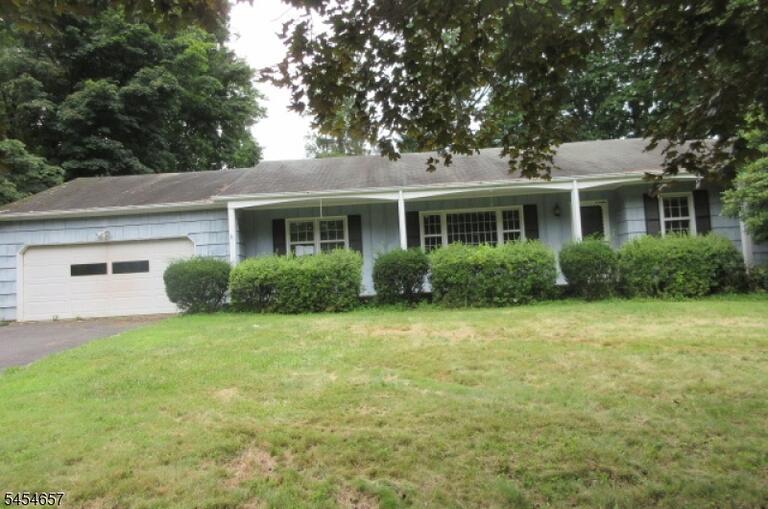 Property listing MLS 4047542 photo 2
