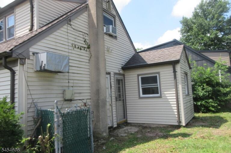 Property listing MLS 4047561 photo 3