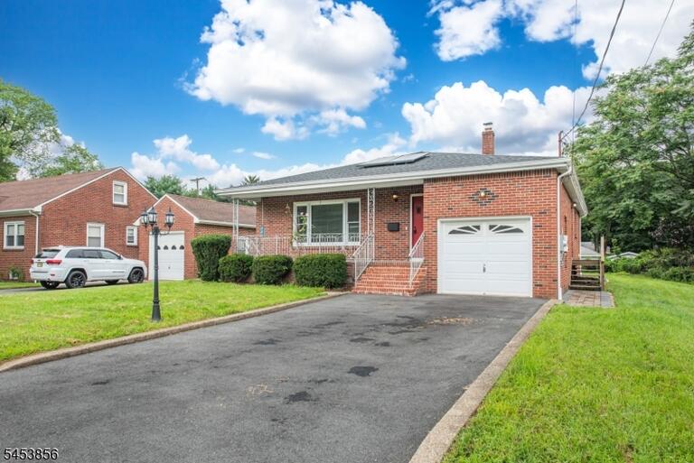 Property listing MLS 4047591 photo 2