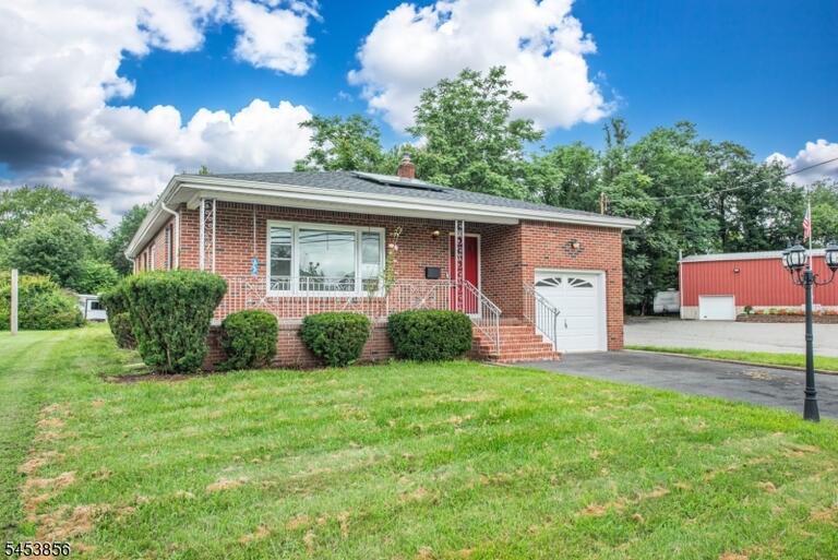 Property listing MLS 4047591 photo 3