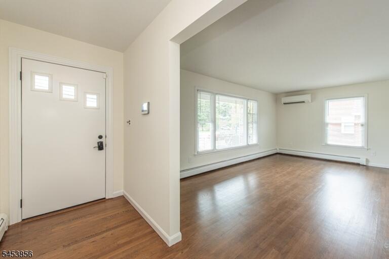 Property listing MLS 4047591 photo 5