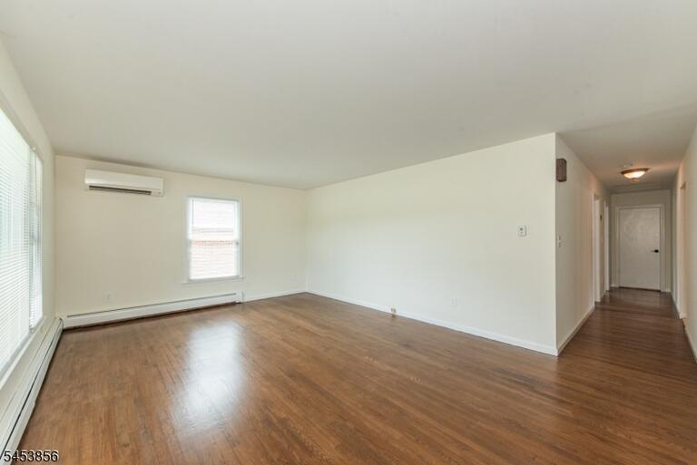 Property listing MLS 4047591 photo 9