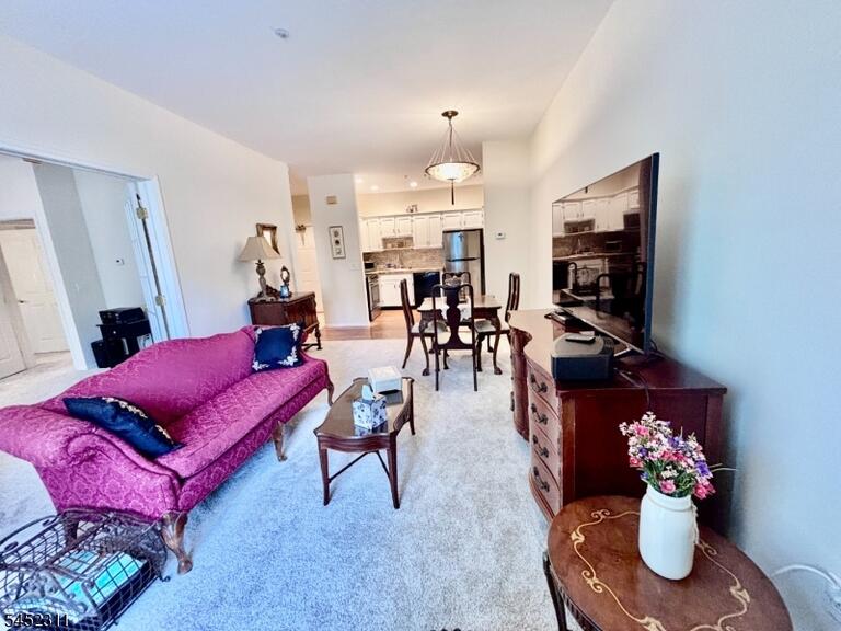Property listing MLS 4047604 photo 1