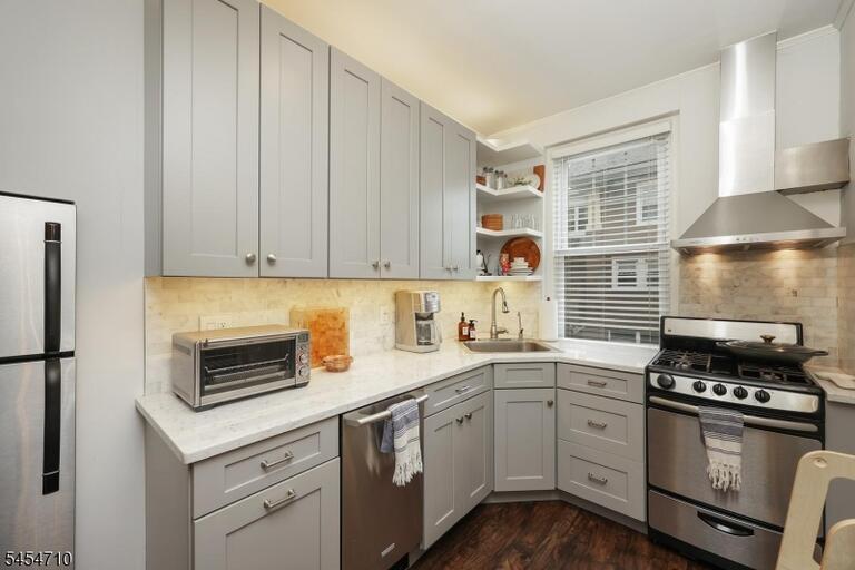 Property listing MLS 4047625 photo 5