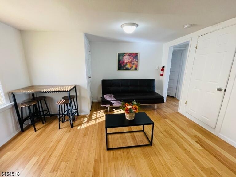 Property listing MLS 4047647 photo 2