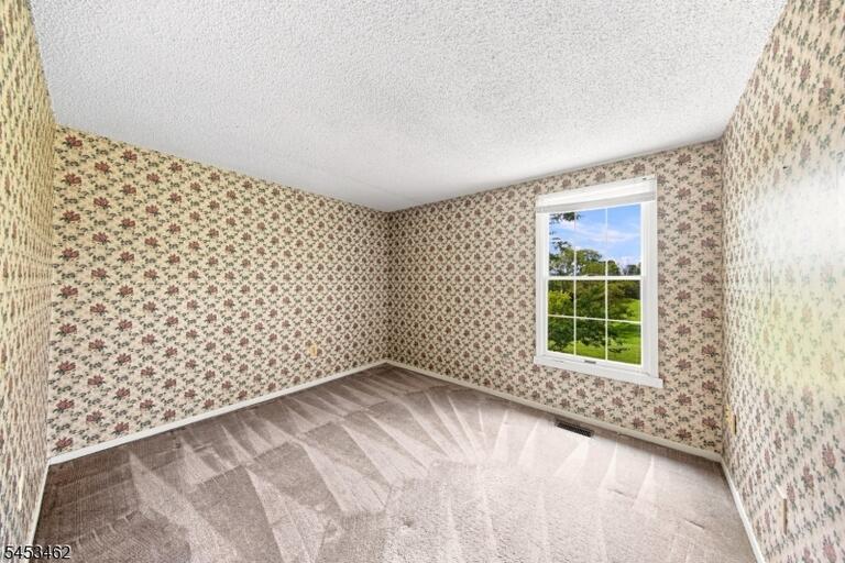 Property listing MLS 4047654 photo 24