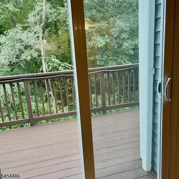 Property listing MLS 4047702 photo 4