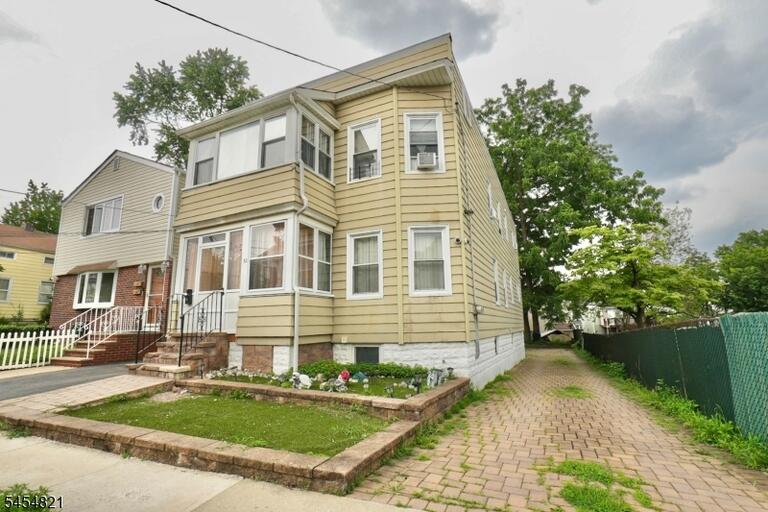 Property listing MLS 4047712 photo 2