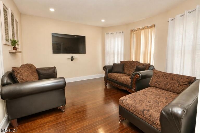 Property listing MLS 4047712 photo 5