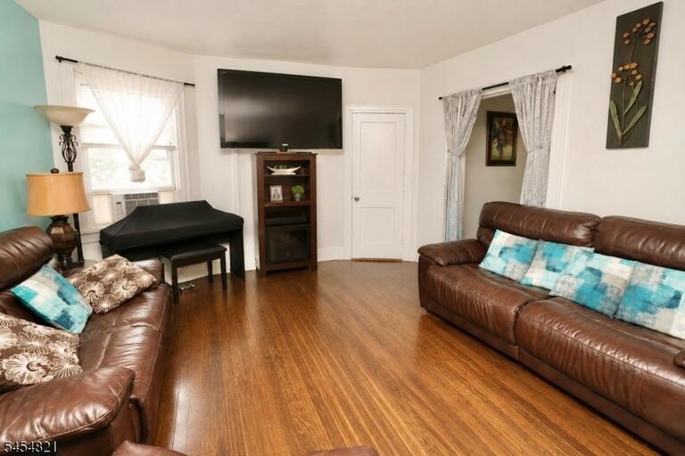 Property listing MLS 4047712 photo 7