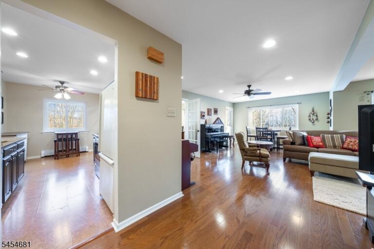 Property listing MLS 4047714 photo 3