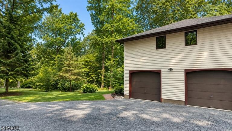 Property listing MLS 4047741 photo 2