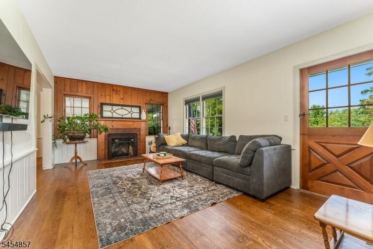 Property listing MLS 4047746 photo 11