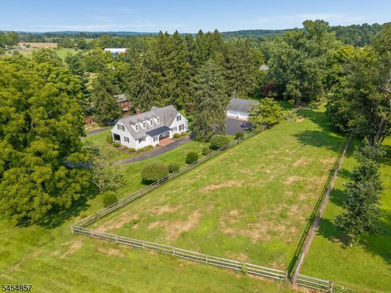 Property listing MLS 4047746 photo 23