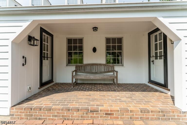 Property listing MLS 4047746 photo 3