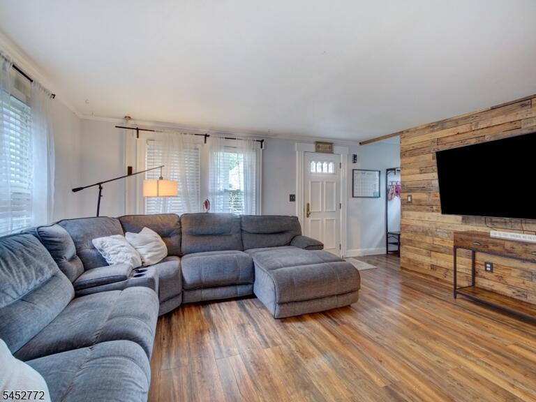 Property listing MLS 4047766 photo 3