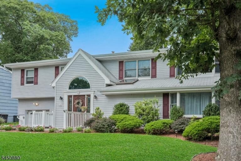 Property listing MLS 4047789 photo 3