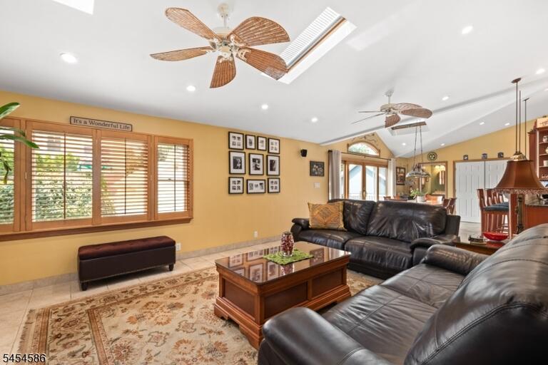 Property listing MLS 4047796 photo 10