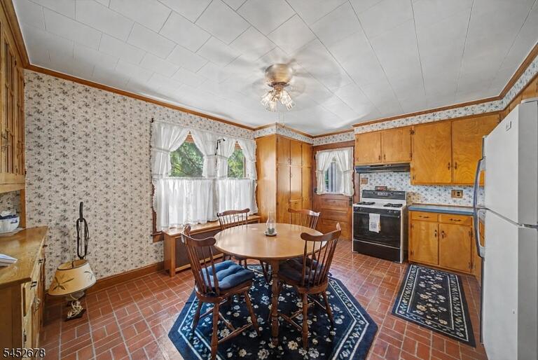 Property listing MLS 4047876 photo 11