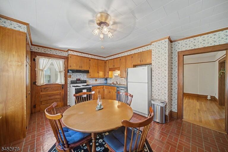 Property listing MLS 4047876 photo 12