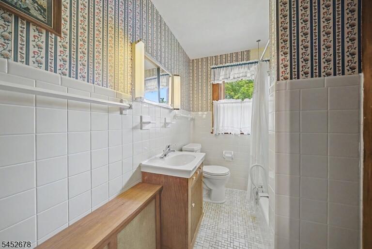Property listing MLS 4047876 photo 18