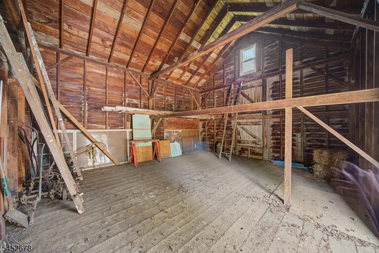 Property listing MLS 4047876 photo 31
