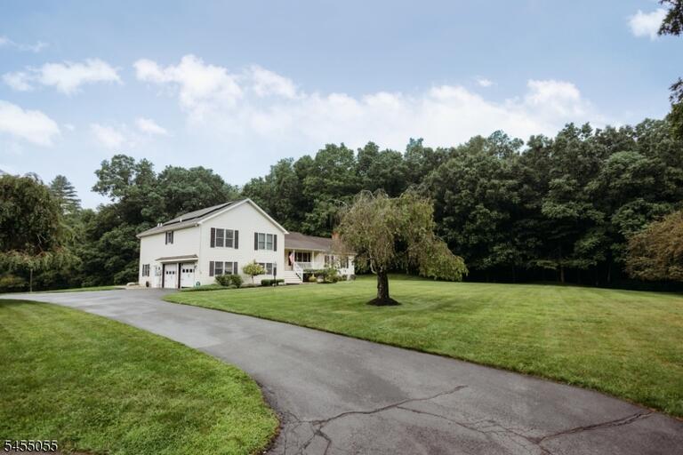 Property listing MLS 4047881 photo 1