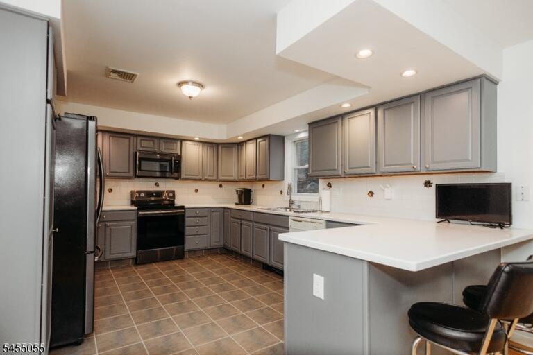 Property listing MLS 4047881 photo 8