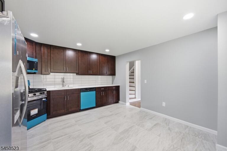 Property listing MLS 4047882 photo 14