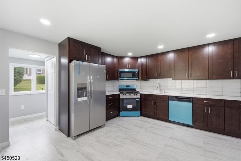 Property listing MLS 4047882 photo 15