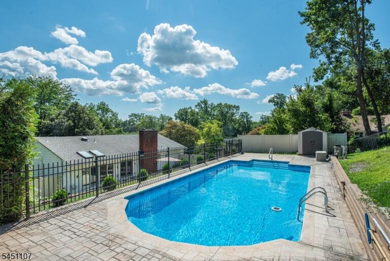 Property listing MLS 4047885 photo 24