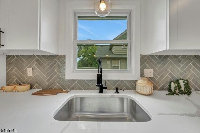 Property listing MLS 4047964 photo 4