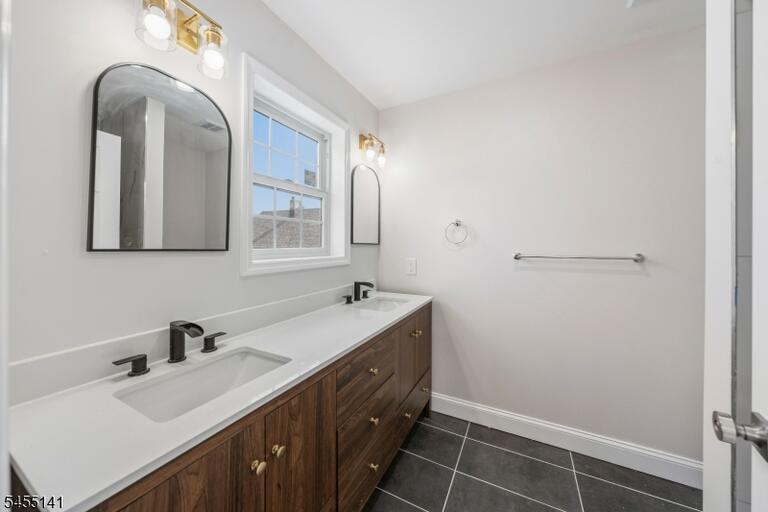 Property listing MLS 4047965 photo 4