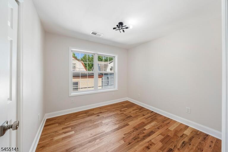 Property listing MLS 4047965 photo 5