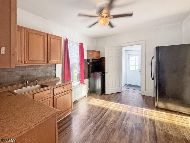 Property listing MLS 4047966 photo 2