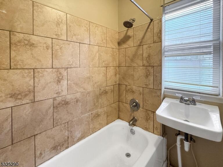 Property listing MLS 4047966 photo 8