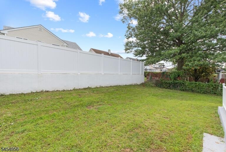 Property listing MLS 4047978 photo 32