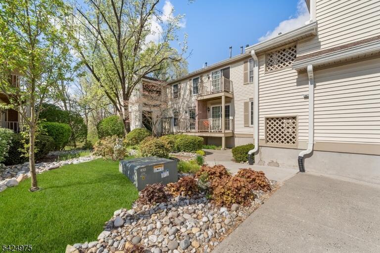 Property listing MLS 4047981 photo 1