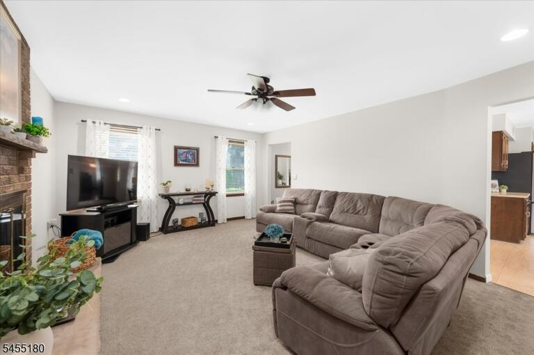 Property listing MLS 4048003 photo 10