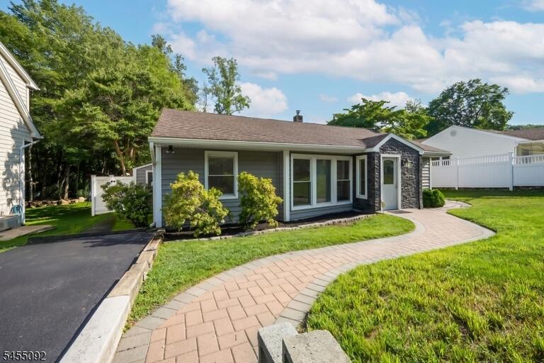 Property listing MLS 4048083 photo 4