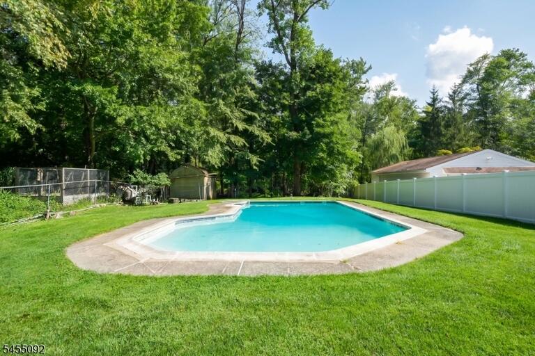 Property listing MLS 4048083 photo 7
