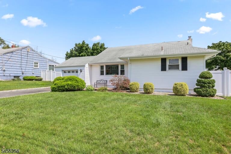 Property listing MLS 4048085 photo 13