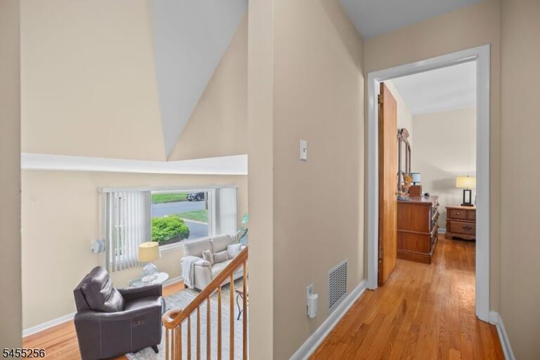 Property listing MLS 4048085 photo 18