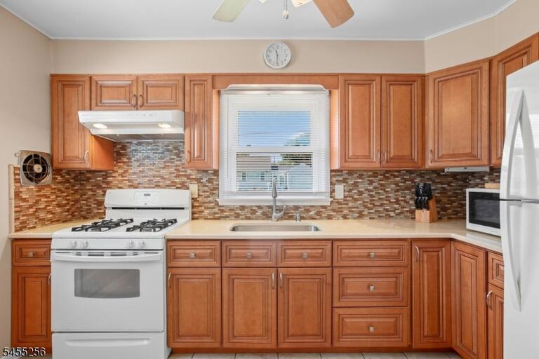 Property listing MLS 4048085 photo 8